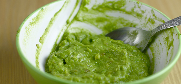 Making an avocado hair mask